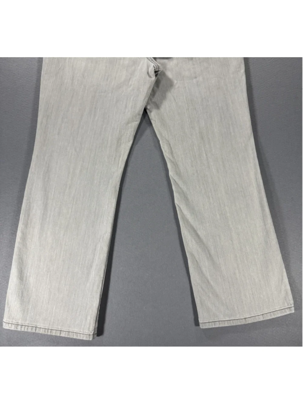 Chico's Platinum Women's Light Gray Denim Pants Size 3.5 Regular